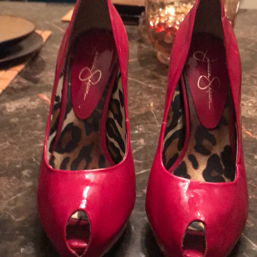Beautiful Jessica Simpson heels